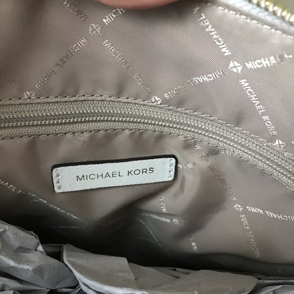 NWT Michael Kors Ciara LG EW TZ Tote Optic White - Picture 5 of 13